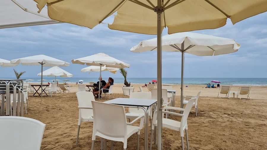 Chiringuito 6 Malibú vistas al mar