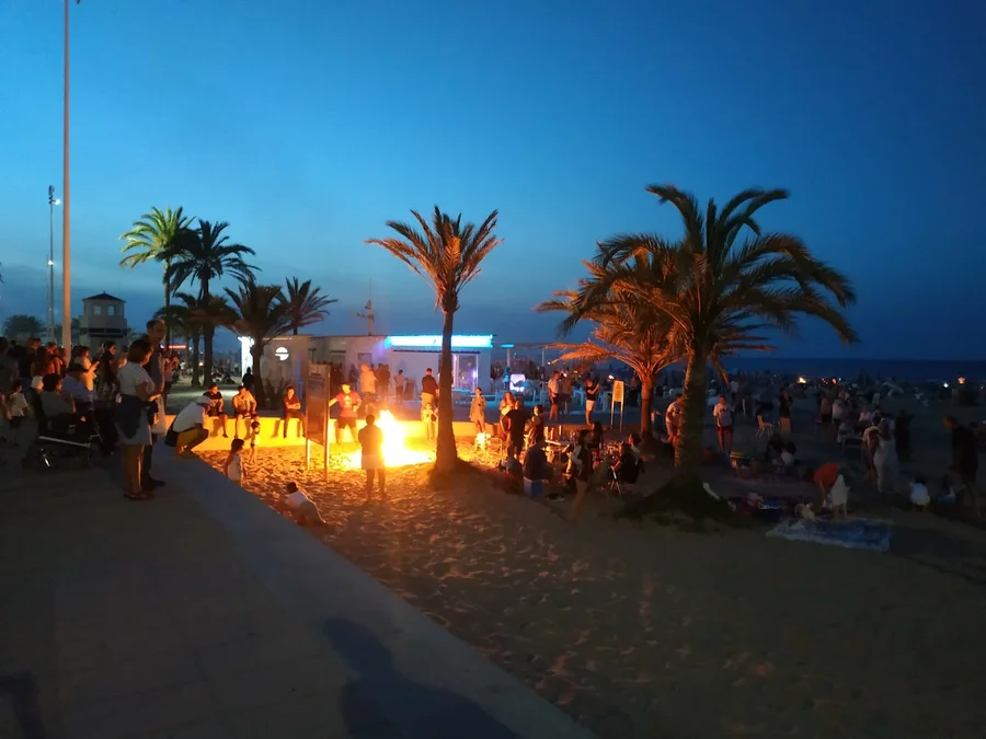 paseo maritimo gandia por la noche