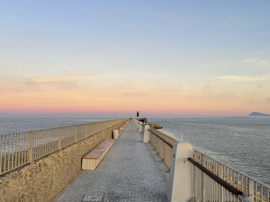 espigon del puerto de gandia